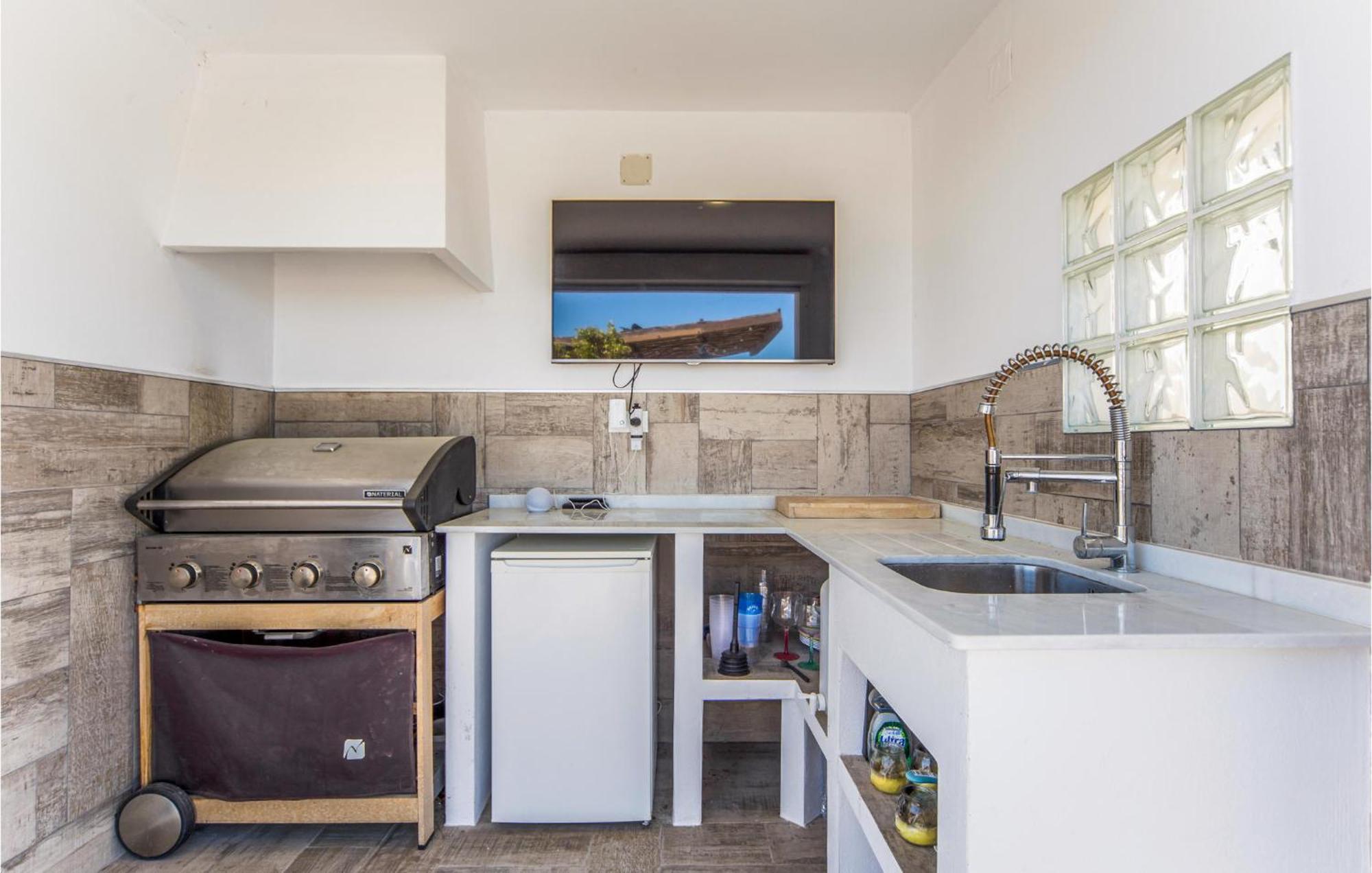 Amazing Home In Ador With Kitchenette מראה חיצוני תמונה