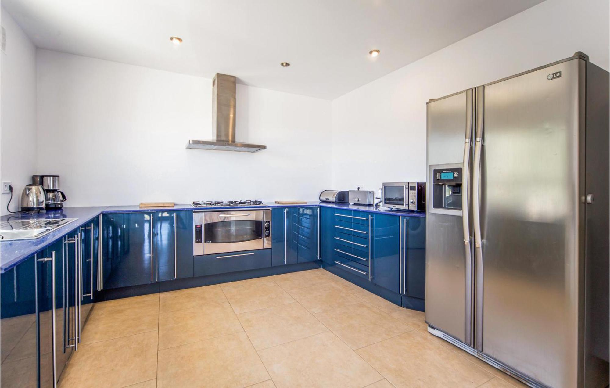 Amazing Home In Ador With Kitchenette מראה חיצוני תמונה